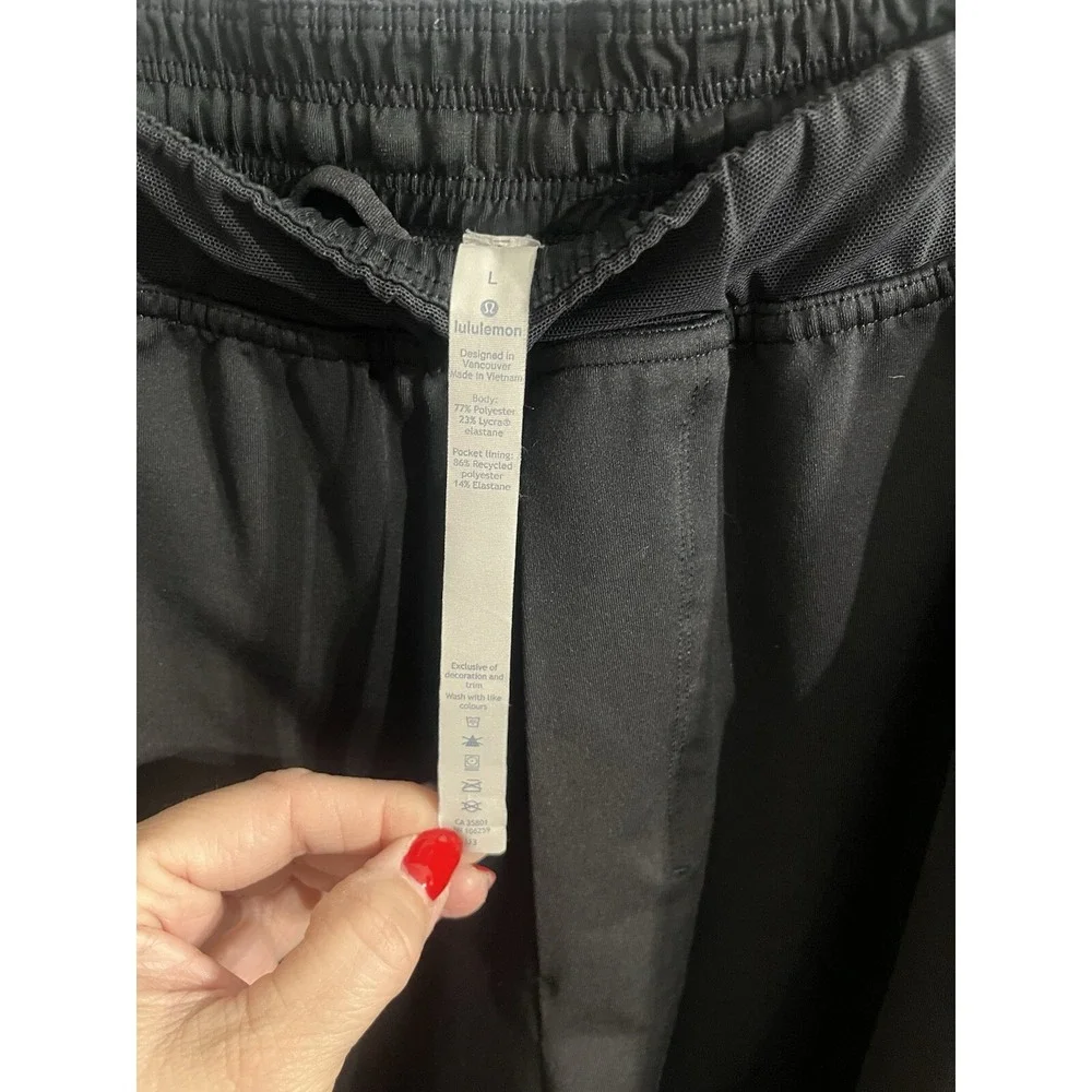 Men's LULULEMON CA35801 RN106259 POLYESTER /SPANDEX PULL ON SHORTS 11